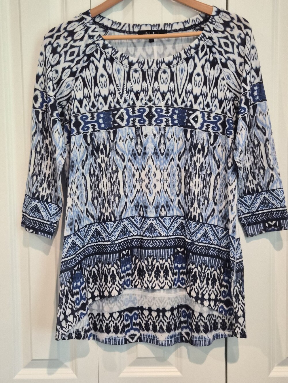 Gorgeous Blue & White IKAT Print Embellished Top 3/4 Sleeves Med B.L.E.U.